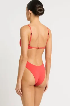 Alana One Piece