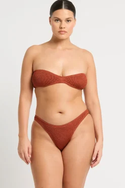Layla Crop