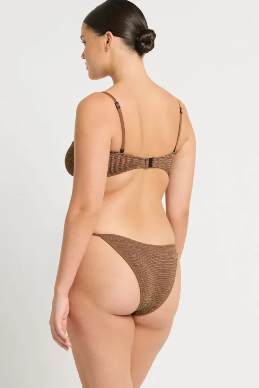 Layla Crop